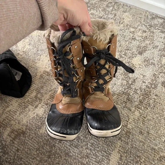 SorelTofino ll youth waterproof winter snow boots in curry elk